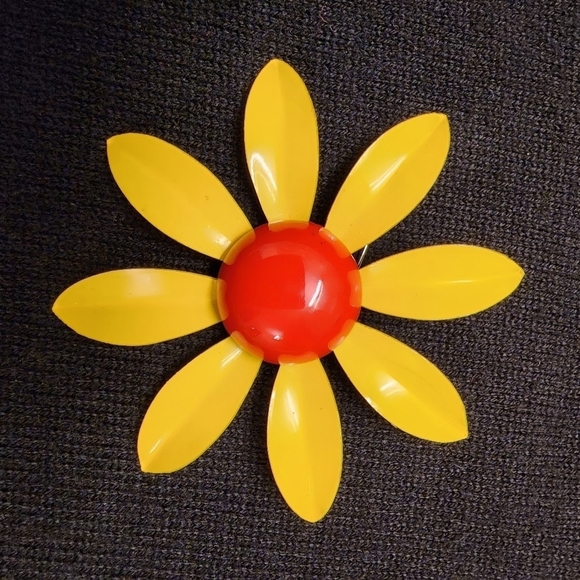 Vintage Daisy Mid Century Modern Brooch - Picture 1 of 2